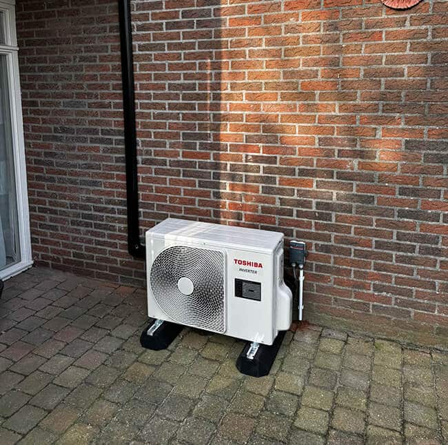 Airco buitenunit door installateur Emmen