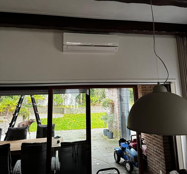 LG airconditioning binnenunit aan muur