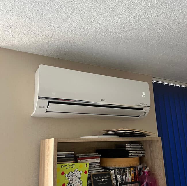 Lucht-lucht warmtepomp met koelmiddel