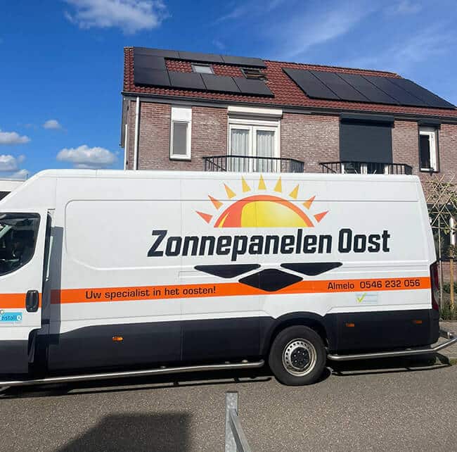 Zonnepanelen Steenwijk met werkbus