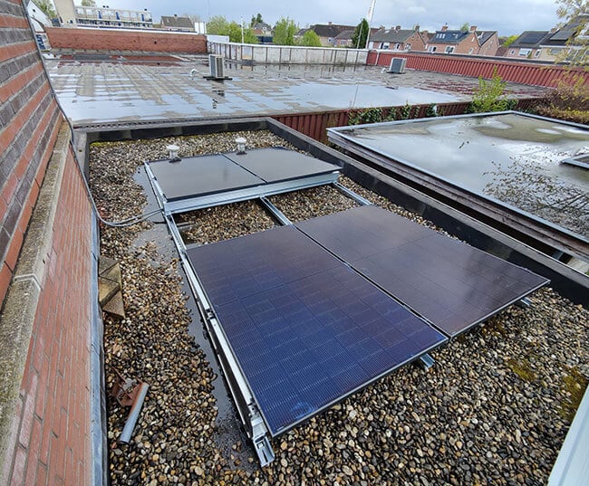 Zonnestroom systeem op dak