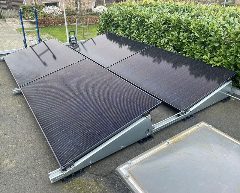 PV panelen op dak van schuur
