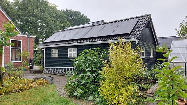 Zonne-energie opwekken met systeem op schuur