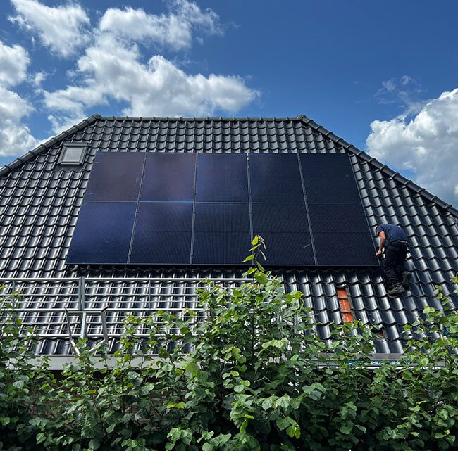 Zonnepanelen Buitenpost