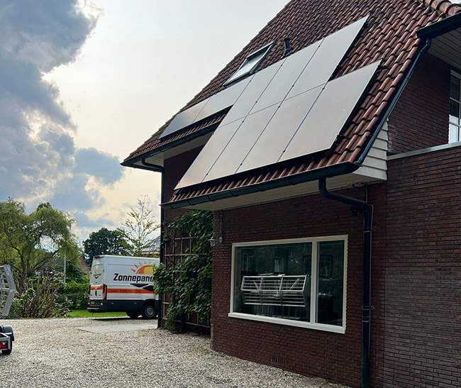 Zonnepanelen in Emmeloord schuin dak hoog Wp vermogen