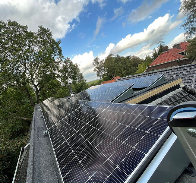 Vakkundige zonnepanelen installatie Ten Boer