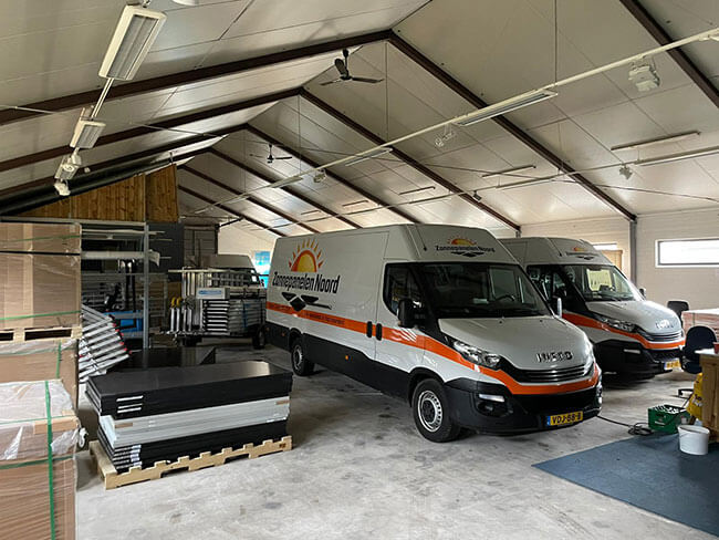 Zonnepanelen in loods Tynaarlo