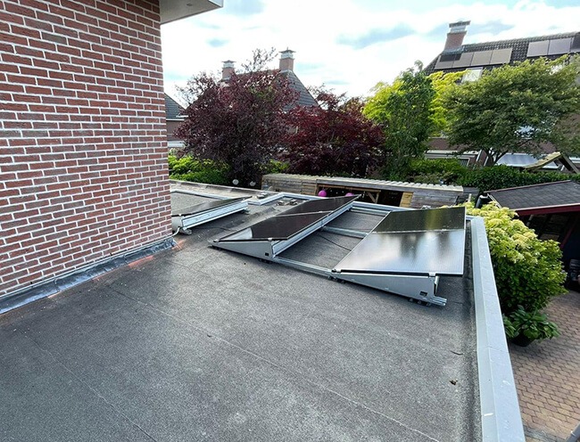 Zonnestroom systemen op daken met groen