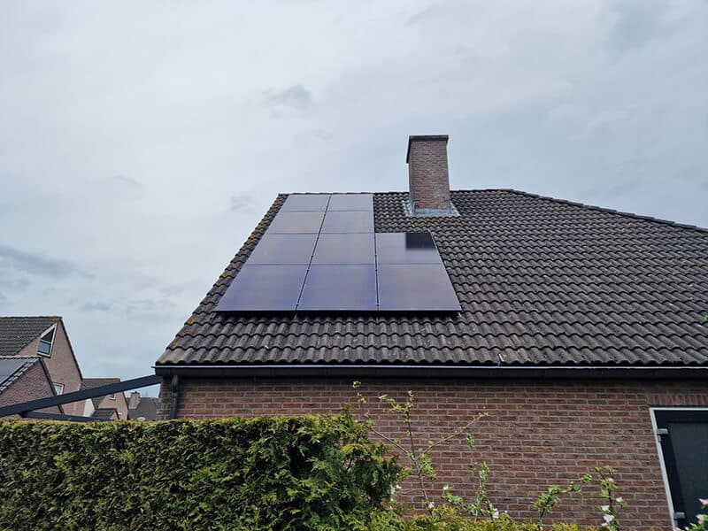 10 zonnepanelen op schuin dak voor 3500 kWh