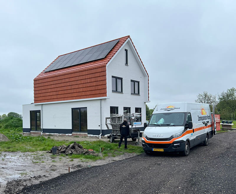 16 zonnepanelen op vrijstaande woning voor 6000 kWh stroom per jaar
