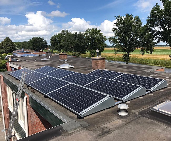 Installatie zonnepanelen Surhuisterveen
